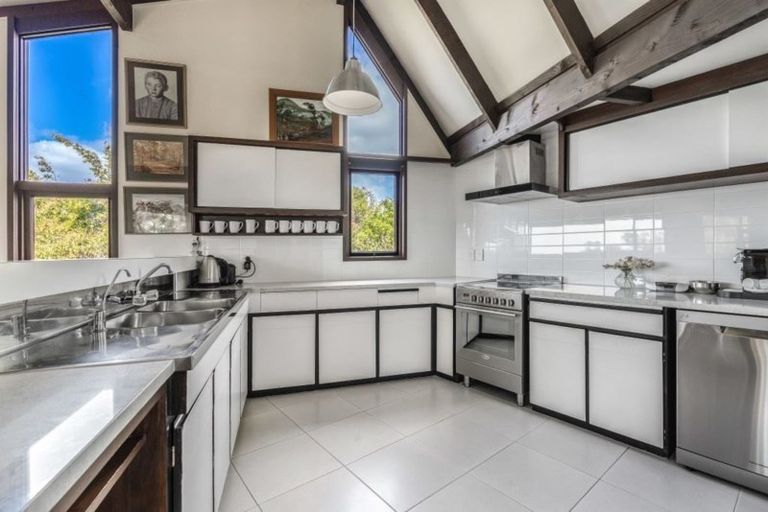 Photo of property in 18 Amante Crescent, Mairangi Bay, Auckland, 0630