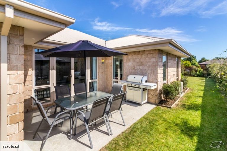 Photo of property in 16 Marlowe Place, Rolleston, 7614