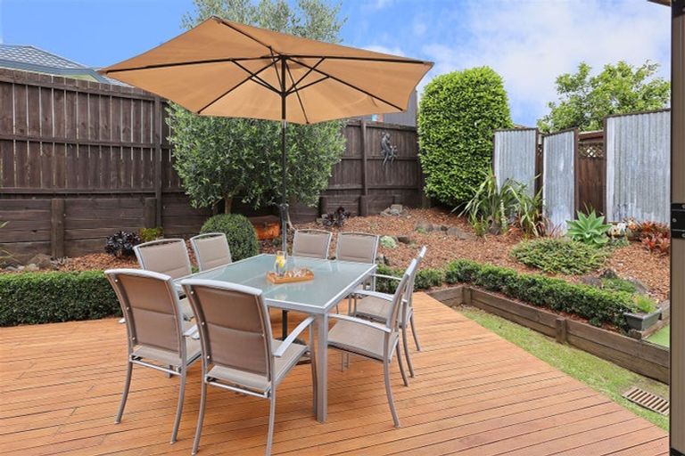 Photo of property in 22 Graven Court, Henderson, Auckland, 0612
