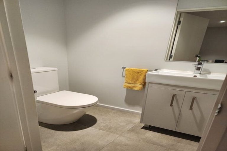 Photo of property in 75 Bordeaux Parade, Te Atatu South, Auckland, 0610