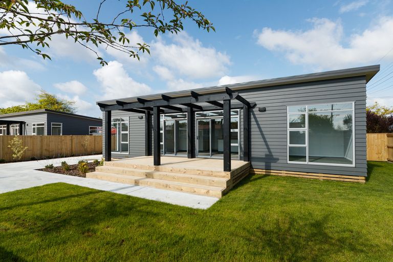 Photo of property in 2 Flint Street, Milson, Palmerston North, 4414