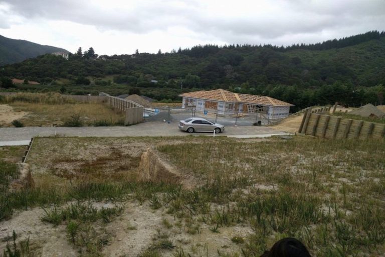 Photo of property in 52 Ruthven Road, Wainuiomata, Lower Hutt, 5014