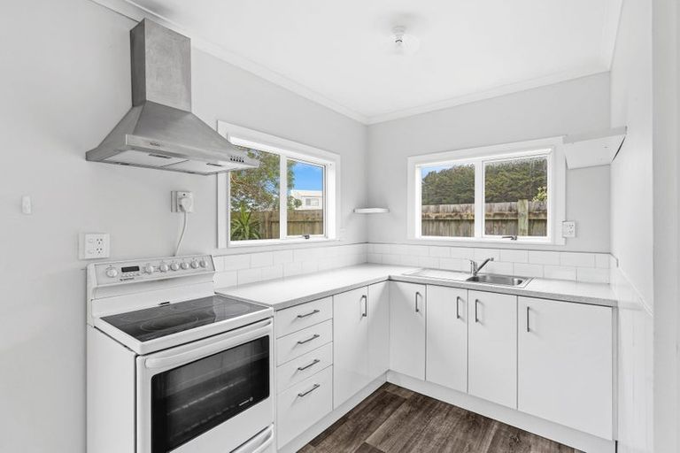 Photo of property in 16 Hydrabad Drive, Waitarere Beach, Levin, 5510