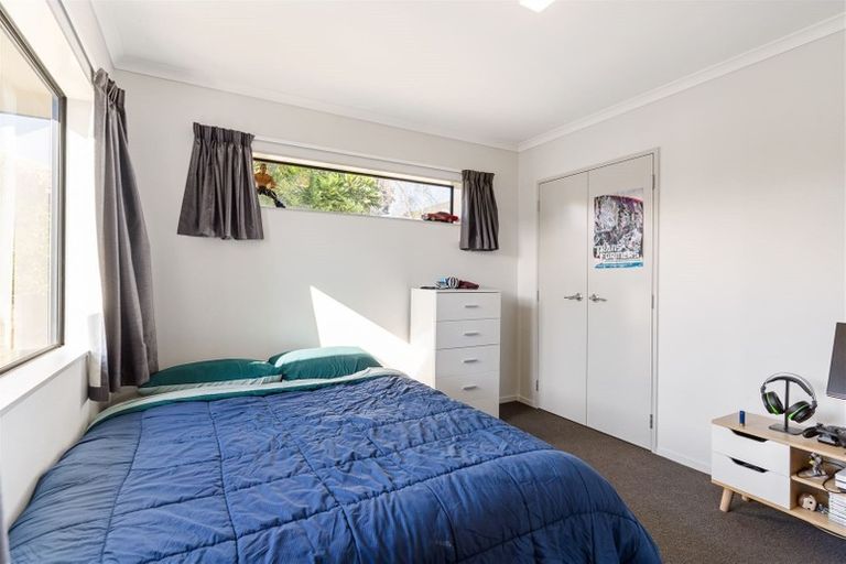 Photo of property in 68 Claverdon Drive, Massey, Auckland, 0614