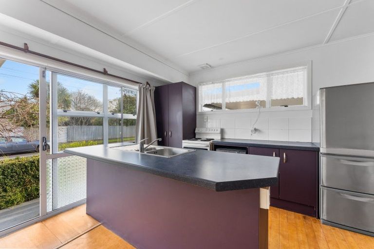 Photo of property in 2 Stoke Place, Awapuni, Palmerston North, 4412