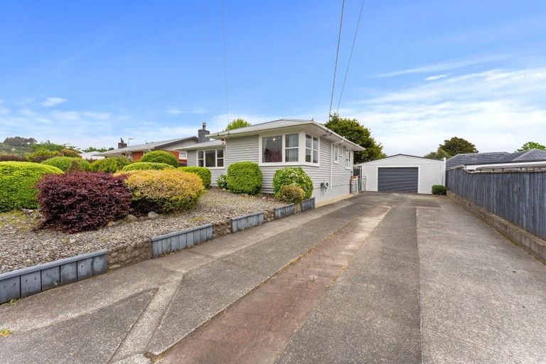 Photo of property in 41 Totara Park Road, Clouston Park, Upper Hutt, 5018