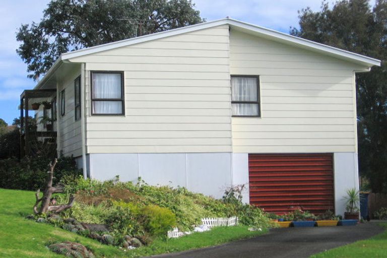 Photo of property in 6 Timandra Place, Massey, Auckland, 0614