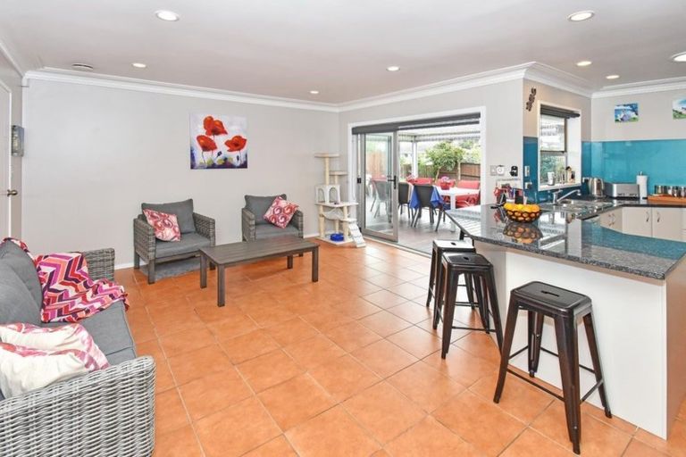 Photo of property in 9 Beaumaris Way, Conifer Grove, Takanini, 2112