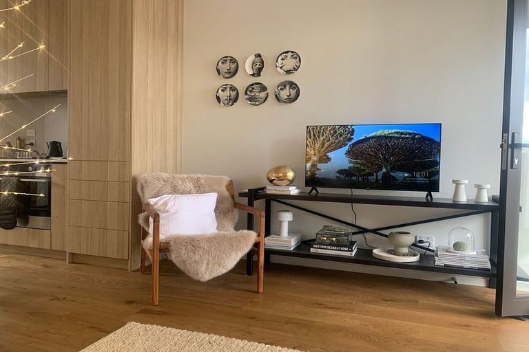 Photo of property in 43 Hadlow Terrace, Grey Lynn, Auckland, 1021