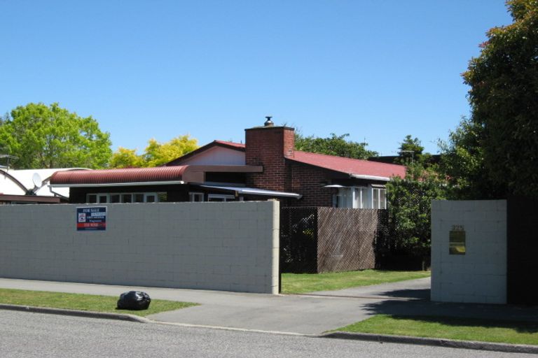 Photo of property in 325 Avonhead Road, Avonhead, Christchurch, 8042