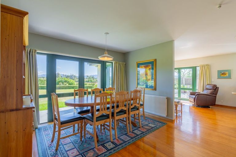 Photo of property in 132 Round Hill Road, Loburn, 7472