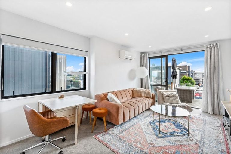 Photo of property in 9 Glenae Lane, Hobsonville, Auckland, 0618