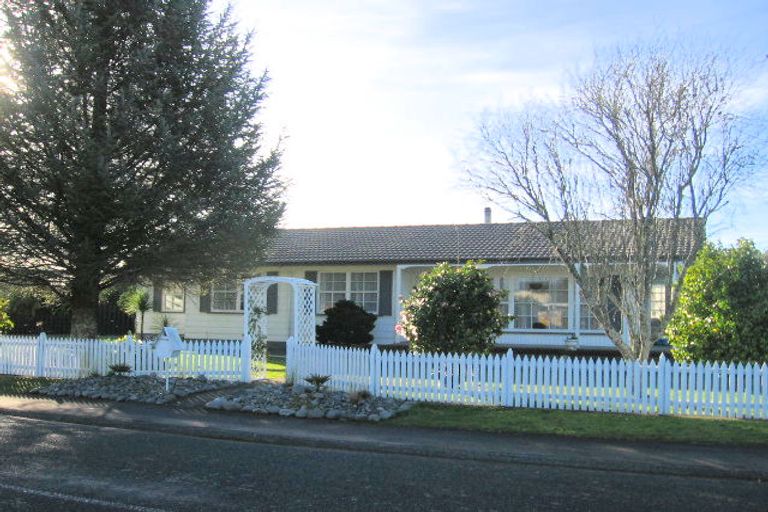 Photo of property in 4 Brough Place, St Andrews, Hamilton, 3200