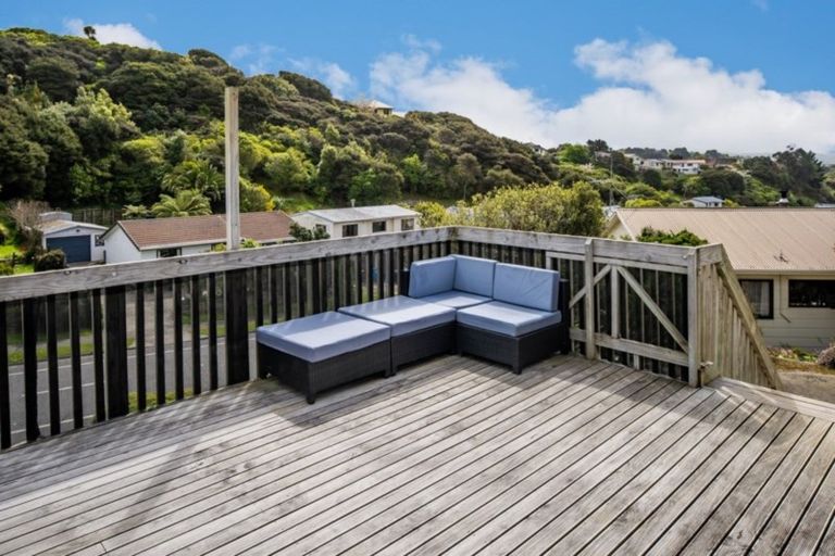 Photo of property in 72 Omapere Street, Whitby, Porirua, 5024