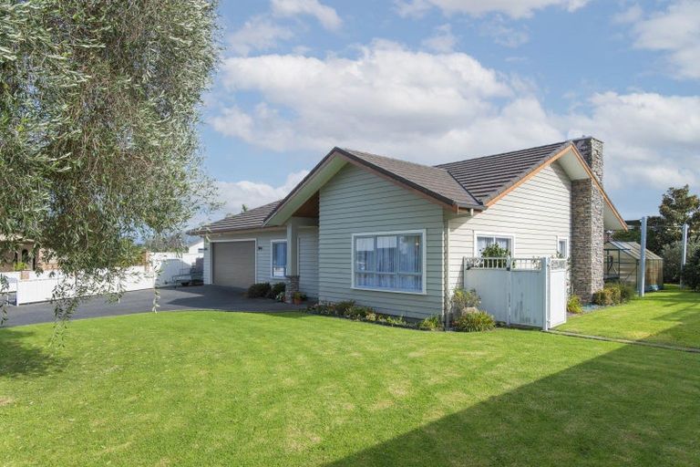 Photo of property in 11 Pohutukawa Grove, Lytton West, Gisborne, 4010