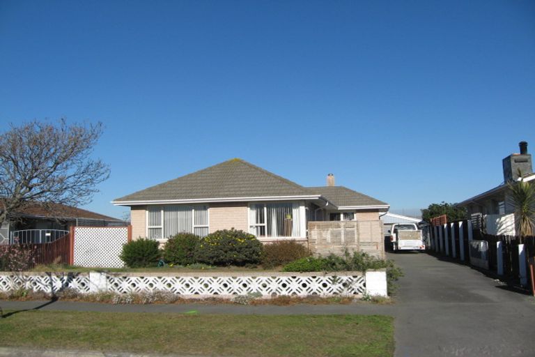 Photo of property in 22 Palmers Road, New Brighton, Christchurch, 8083