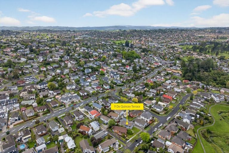 Photo of property in 9 De Quincey Terrace, Highland Park, Auckland, 2010