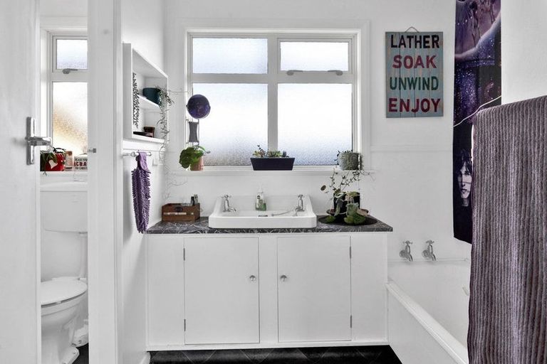 Photo of property in 52 Fairfield Road, Hawera, 4610