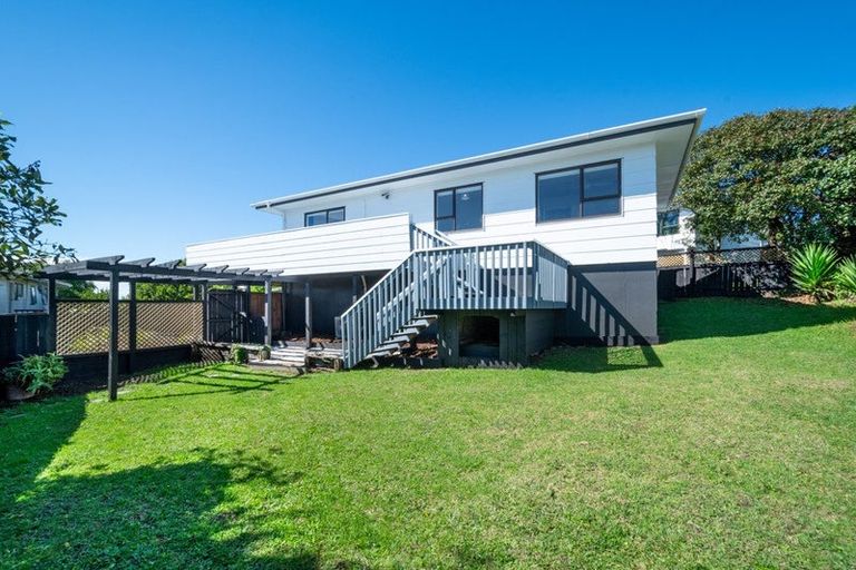 Photo of property in 2/25 Clearview Heights, Ranui, Auckland, 0612