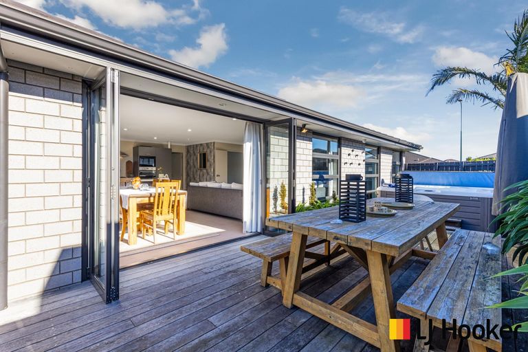 Photo of property in 36 Sunningdale Street, Wattle Downs, Auckland, 2103