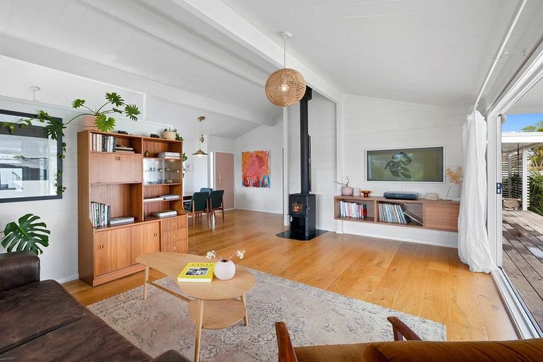 Photo of property in 12 Honnor Place, Hurdon, New Plymouth, 4310