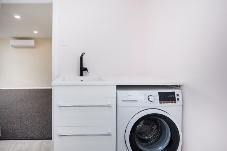 Photo of property in 305 Featherston Street, Palmerston North, 4410