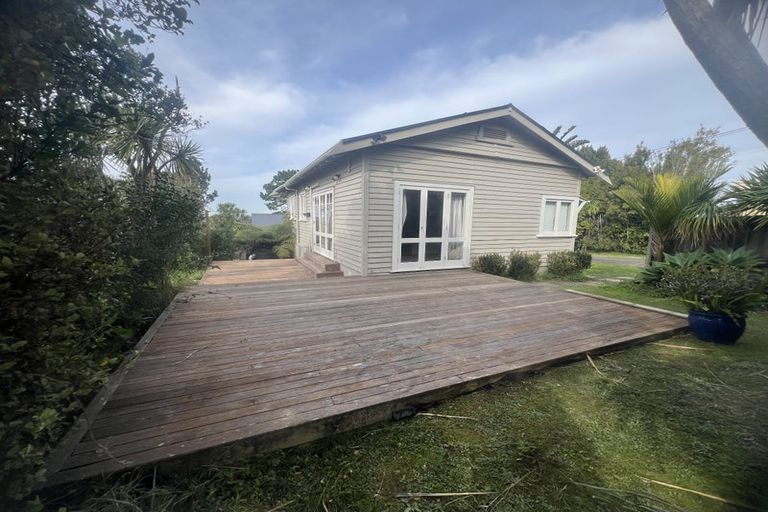 Photo of property in 72 Carlisle Road, Browns Bay, Auckland, 0632