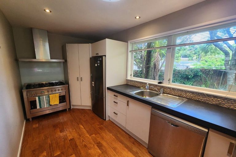 Photo of property in 24 Pendlebury Street, Green Bay, Auckland, 0604