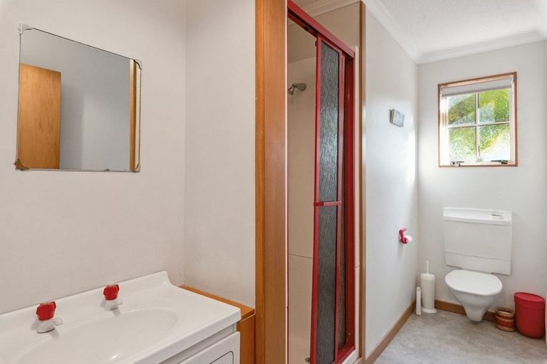 Photo of property in 3 Horopito Road, Waikanae, 5036