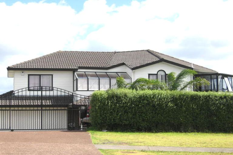 Photo of property in 52 Sunset Road, Unsworth Heights, Auckland, 0632