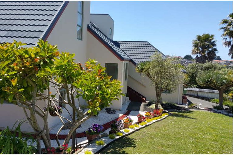Photo of property in 16 Roseville Road, Gulf Harbour, Whangaparaoa, 0930