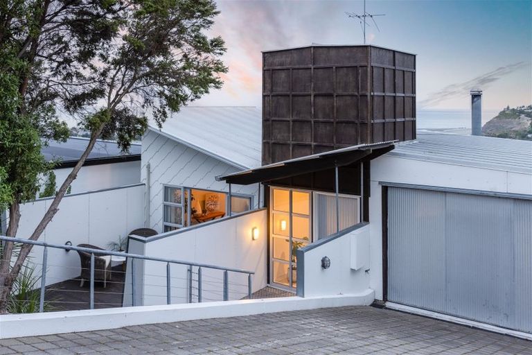 Photo of property in 16 Glendevere Terrace, Redcliffs, Christchurch, 8081