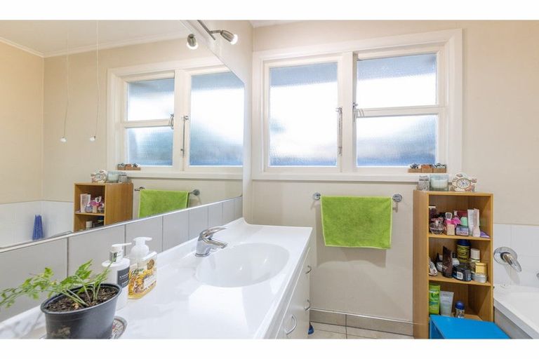 Photo of property in 13 Gilbert Street, Amberley, 7410