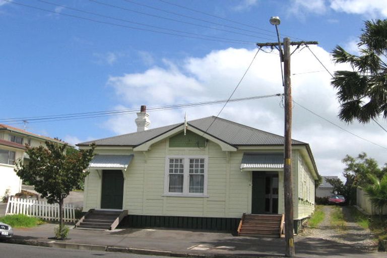 Photo of property in 76 Hinemoa Street, Birkenhead, Auckland, 0626