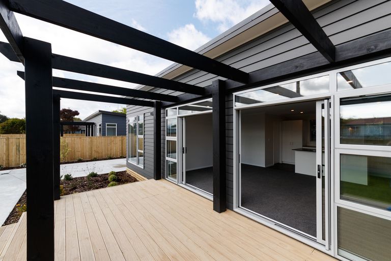 Photo of property in 2 Flint Street, Milson, Palmerston North, 4414