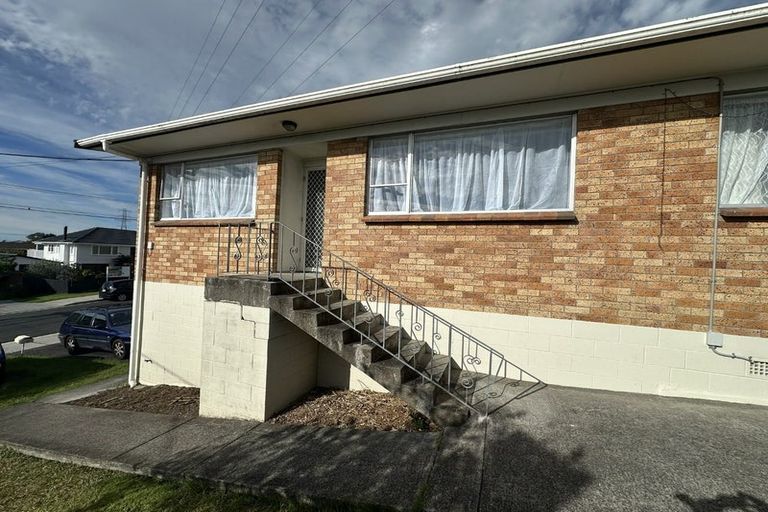 Photo of property in 1/62 Tiroroa Avenue, Te Atatu South, Auckland, 0610