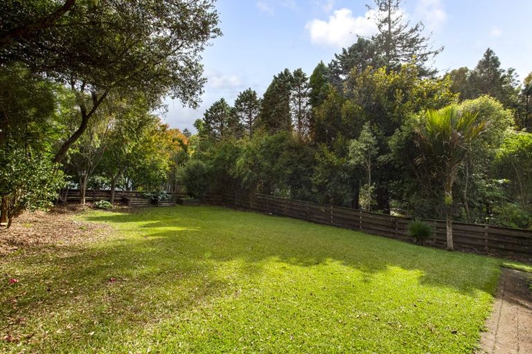 Photo of property in 9 The Grove, Titirangi, Auckland, 0604
