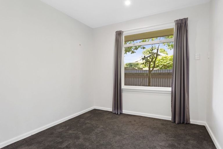 Photo of property in 213 Fifield Terrace, Opawa, Christchurch, 8023