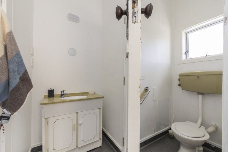 Photo of property in 22 Palm Avenue, Hokowhitu, Palmerston North, 4410