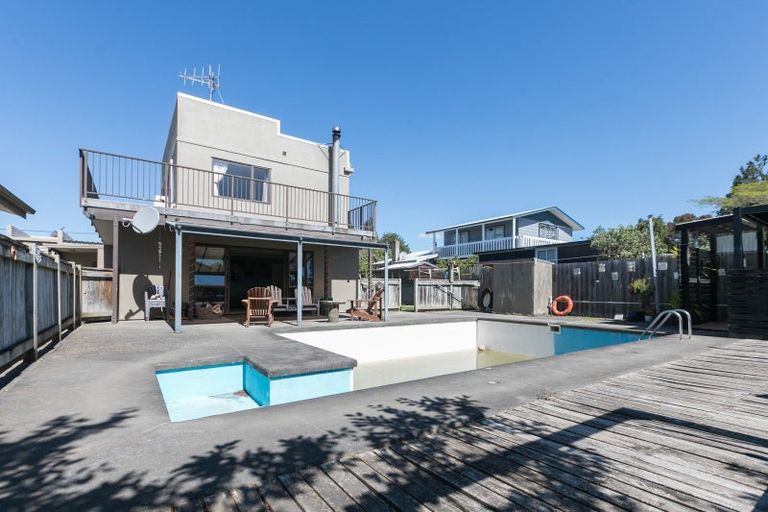 Photo of property in 41 Mcgreevy Street, Waipawa, 4210