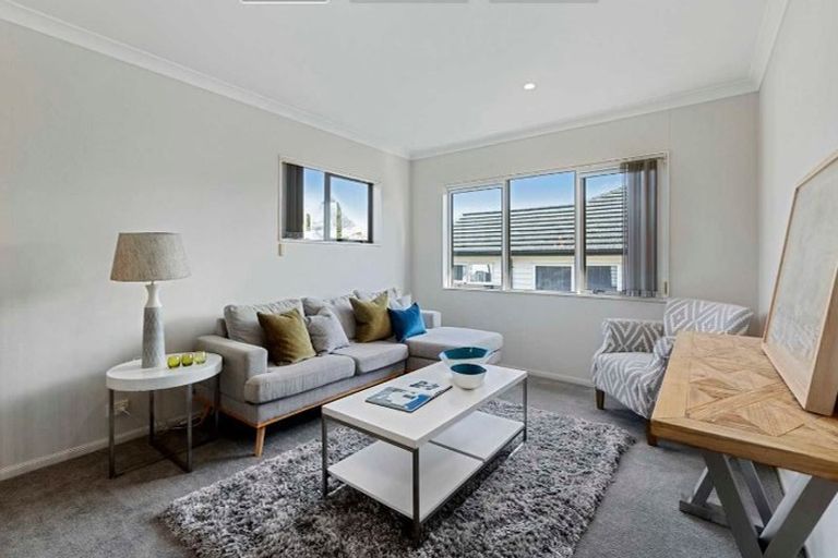 Photo of property in 12 Bur Oak Terrace, Schnapper Rock, Auckland, 0632