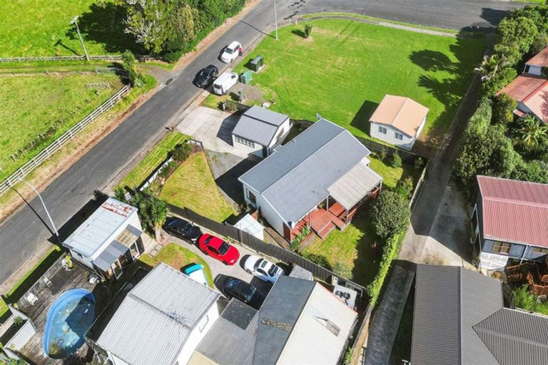 Photo of property in 39 Stevenson Road, Clarks Beach, 2122