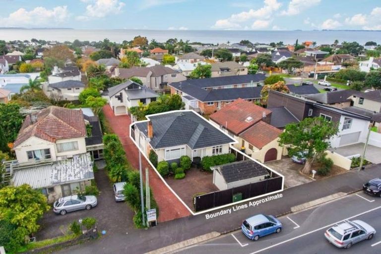 Photo of property in 1/67 Kitchener Road, Milford, Auckland, 0620