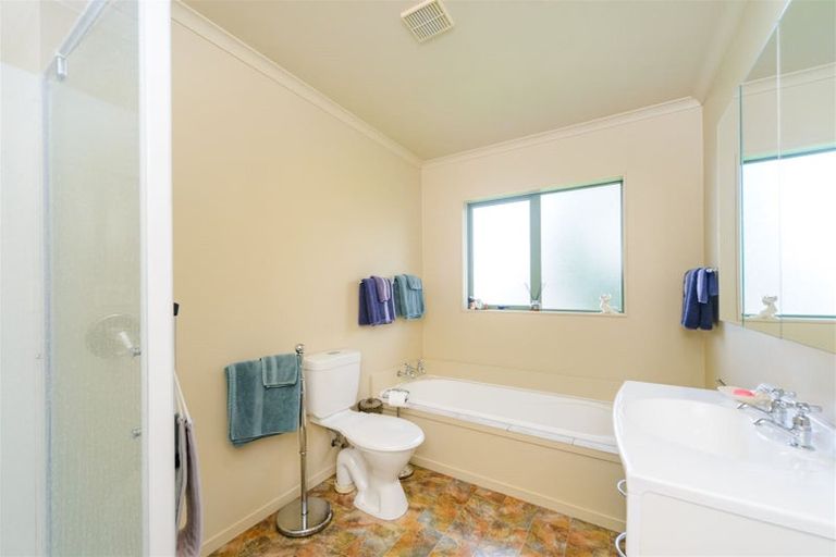 Photo of property in 6 Almond Grove, Feilding, 4702