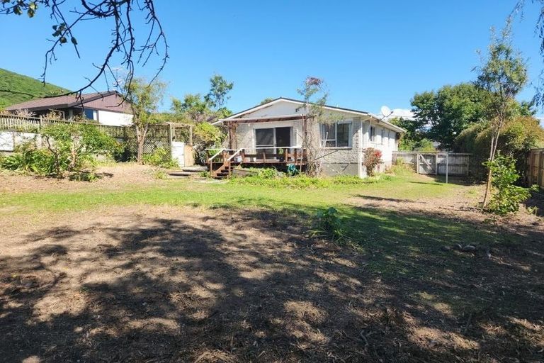 Photo of property in 7 Ruru Street, Waikanae, 5036