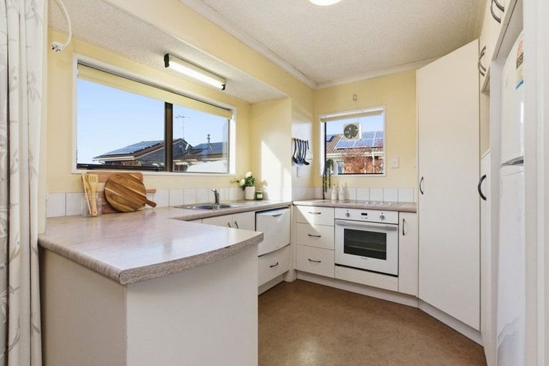 Photo of property in 6a Compton Place, Mount Maunganui, 3116