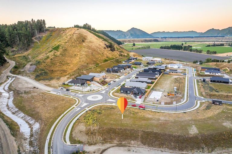 Photo of property in 25 Lake Mckay Drive, Luggate, 9382