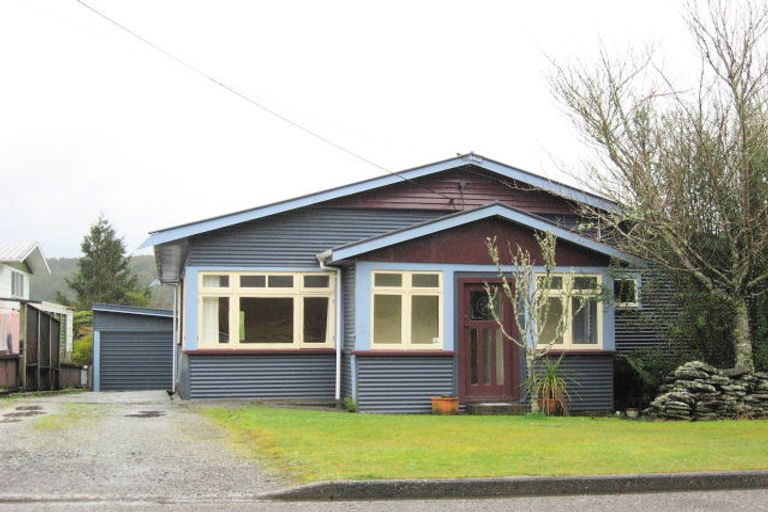 Photo of property in 77 Omapere Street, Dobson, Greymouth, 7805