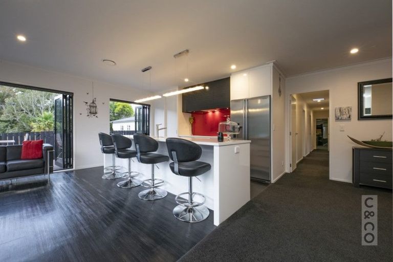 Photo of property in 10 Wautaiti Drive, Riverhead, 0820