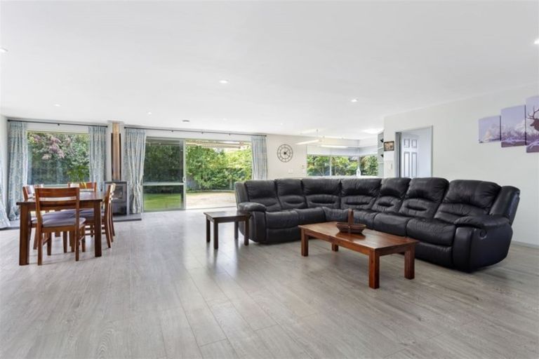 Photo of property in 10 Parsonage Road, Woodend, 7610